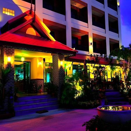 Rayong Lanna Hotel Buitenkant foto