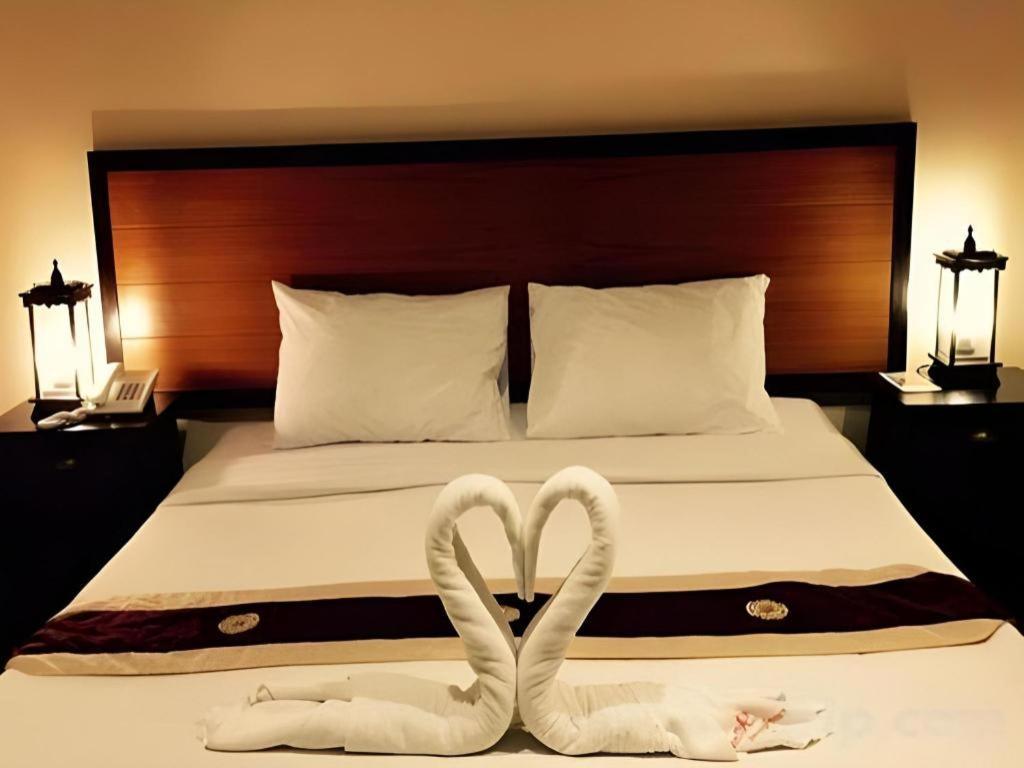 Rayong Lanna Hotel Buitenkant foto