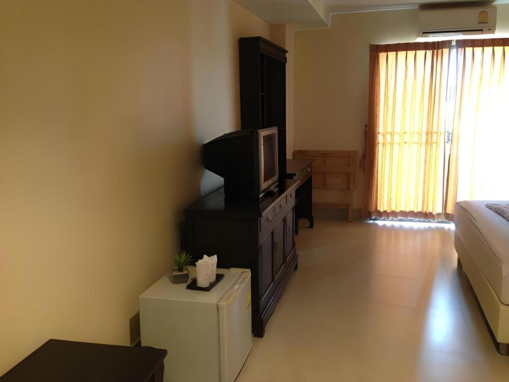 Rayong Lanna Hotel Buitenkant foto