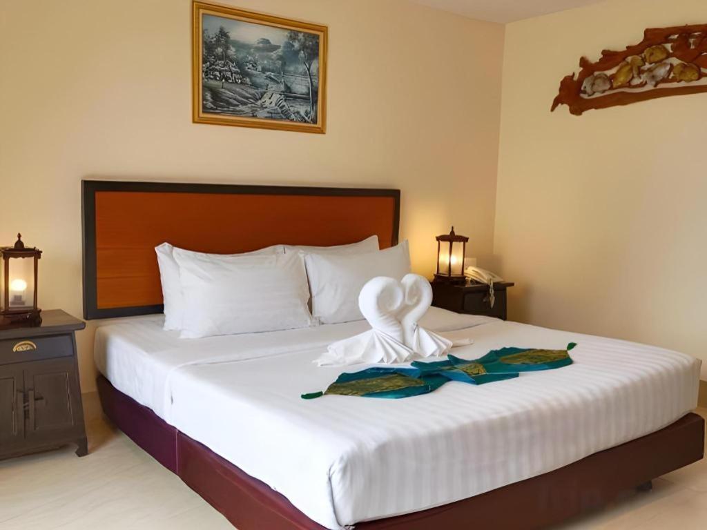 Rayong Lanna Hotel Buitenkant foto
