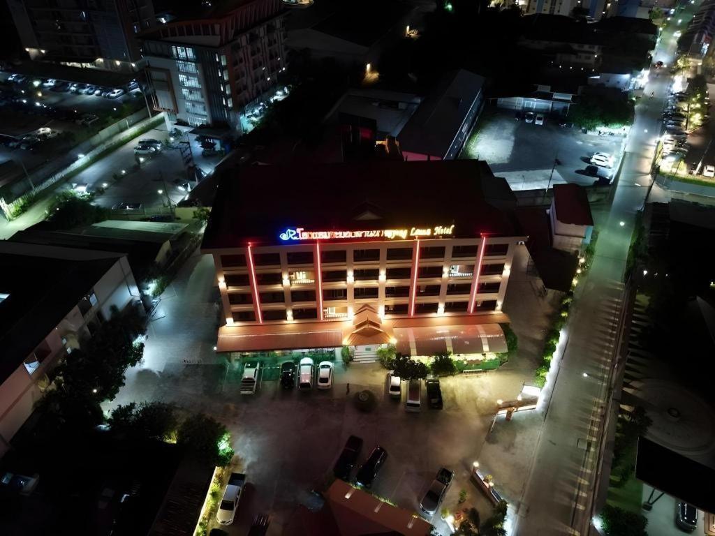 Rayong Lanna Hotel Buitenkant foto