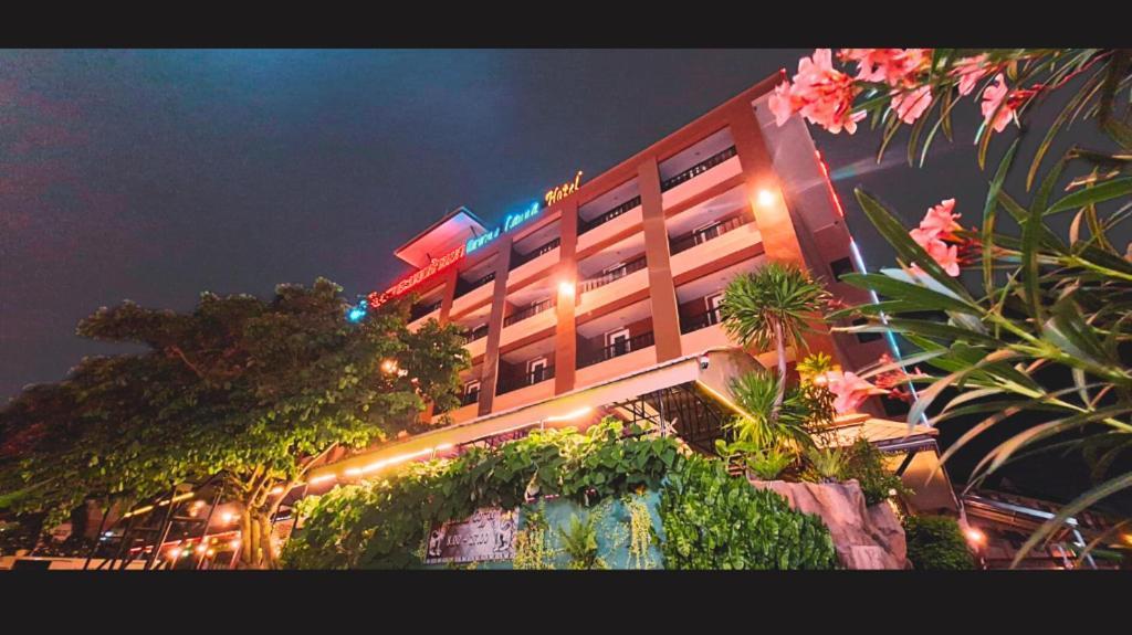 Rayong Lanna Hotel Buitenkant foto