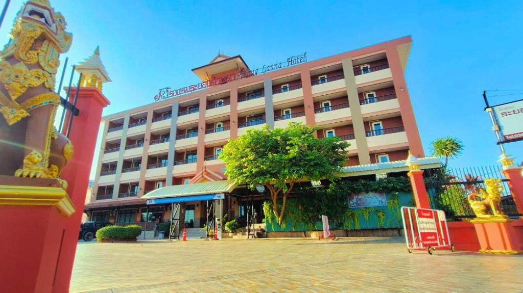 Rayong Lanna Hotel Buitenkant foto